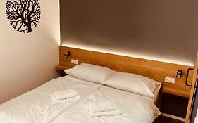 Pj Hotel Cerklje - 5Min To Airport - Free Parking